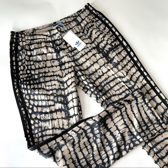 adidas Pants - NWT Adidas track pants sz M (s51)